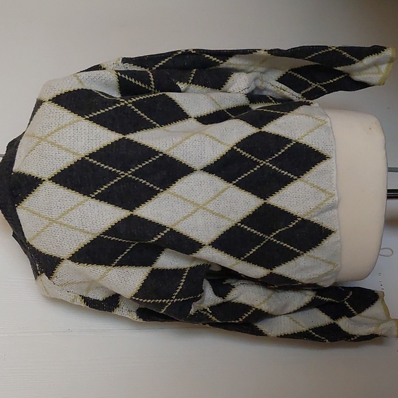 Sweaters. - Picture 4 of 4